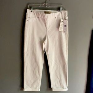 Chloe white ankle/crop jeans